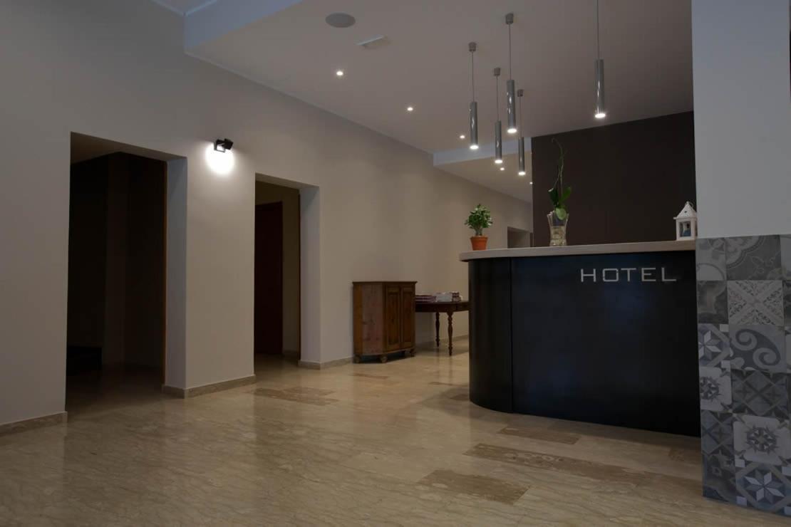 Onorati Hotel Priverno Exteriör bild