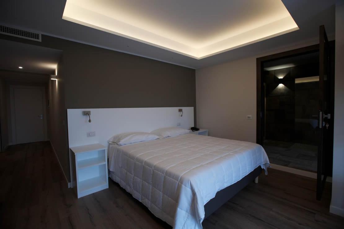 Onorati Hotel Priverno Exteriör bild